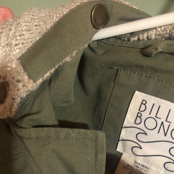 Cropped Olive Jacket - Picture 5 of 8